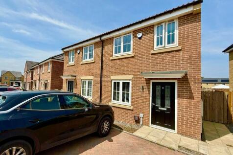 2 bedroom semi-detached house for sale