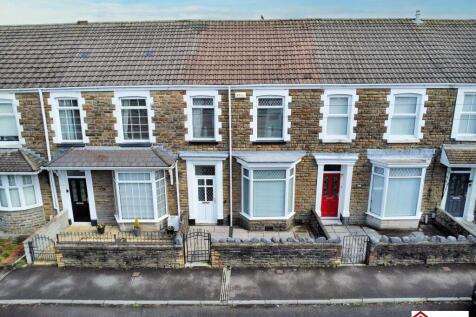 4 bedroom terraced house for sale