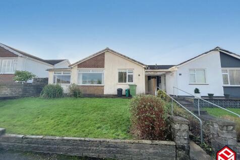 Fairview Close, Pontyclun, Mid... 4 bed semi