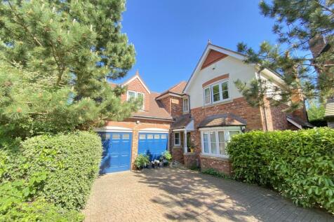 5 bedroom detached house for sale