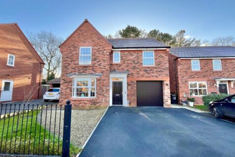 4 bedroom detached house for sale