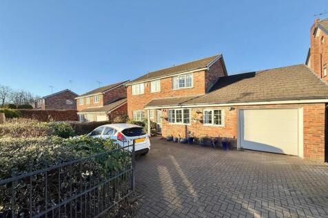 Victoria Road, Macclesfield 4 bed detached house for sale