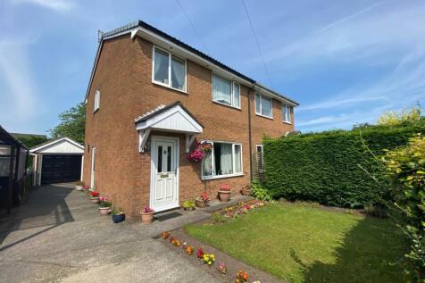 Langdale Close, Macclesfield 3 bed semi