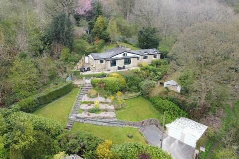 Hodge Fold, Broadbottom, Hyde 3 bed detached bungalow for sale