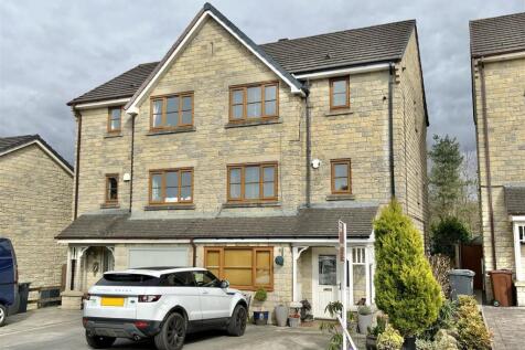 Valemount, Hadfield, Glossop 4 bed semi