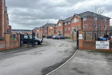 198 Hall Lane, Manchester 2 bed flat for sale