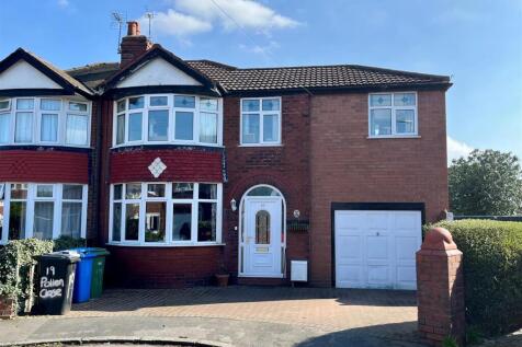 4 bedroom semi-detached house for sale