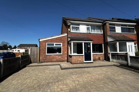 Virginia Close, Manchester 3 bed end of terrace house for sale
