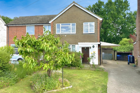 3 bedroom semi-detached house for sale