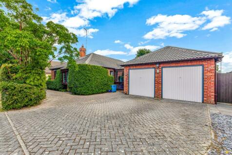 3 bedroom detached bungalow for sale