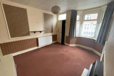 Lytton Road, Clarendon Park, Leicester 3 bed terraced house for sale