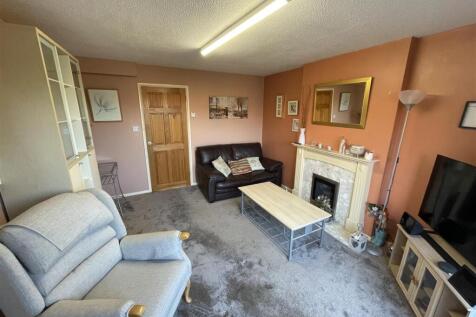 Chestnut Road, Glenfield, Leicester 3 bed semi