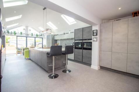 Hazleton Way, Waterlooville, PO8 9BP 4 bed detached house for sale