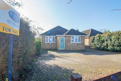 Sunnymead Drive Waterlooville PO7 6BU 2 bed detached bungalow for sale