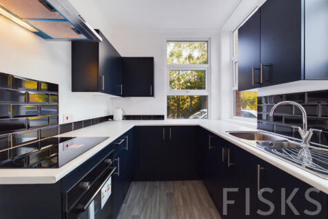 Catherine Road, Benfleet, SS7 2 bed flat for sale