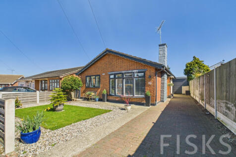 Lynn View Close, Benfleet, SS7 2 bed detached house for sale