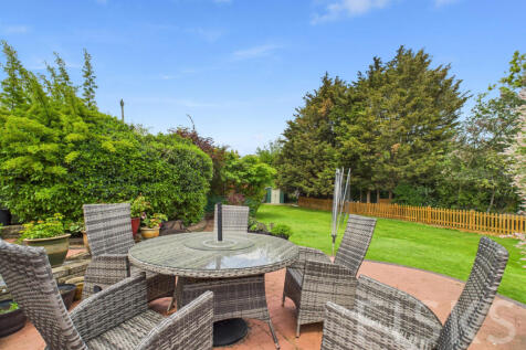 2 bedroom semi-detached bungalow for sale