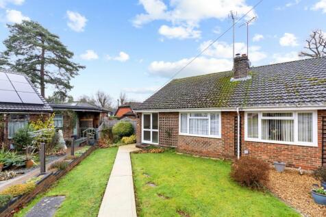 2 bedroom semi-detached bungalow for sale