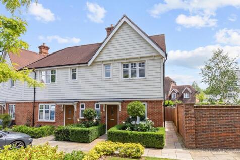3 bedroom end of terrace house for sale