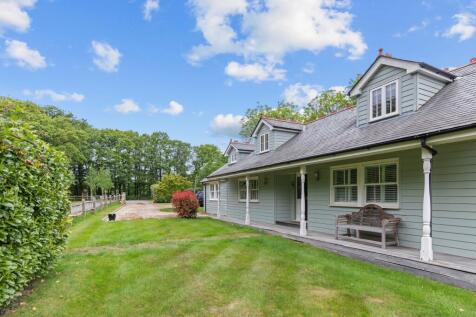 5 bedroom detached house for sale