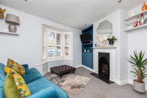 2 bedroom end of terrace house for sale