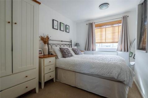 Highfields Close, Bedfordshire LU5 2 bed terraced house for sale