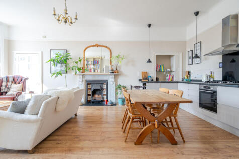 Portland Place, Somerset BA1 1 bed apartment for sale