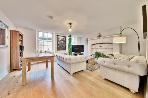 Pembroke House, Bristol BS2 2 bed apartment for sale