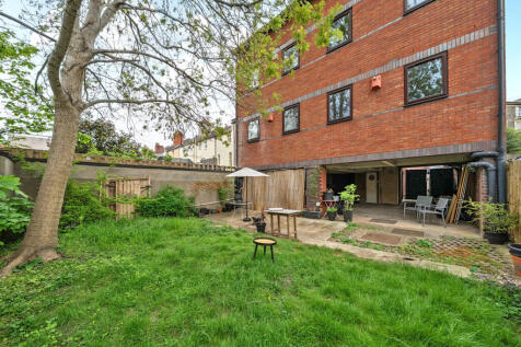 North Road, Bristol BS6 2 bed apartment for sale