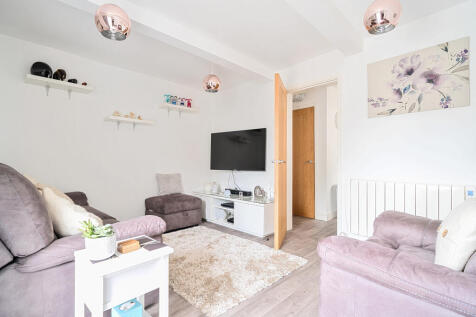 1 bedroom semi-detached house for sale