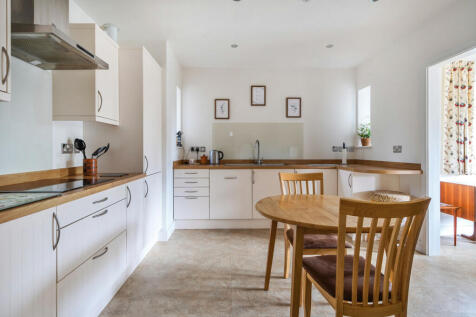 The Greenaways, Bristol BS37 3 bed bungalow for sale