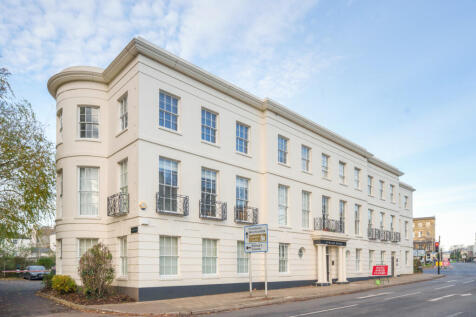 College Road, Gloucestershire GL53 2 bed apartment for sale