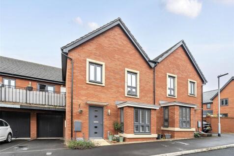 4 bedroom terraced house for sale