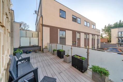 Montpellier Terrace, Gloucestershire... 2 bed apartment for sale