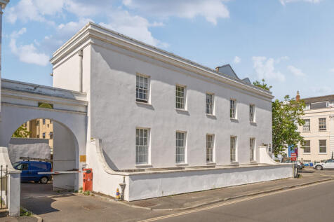 Bath Road, Gloucestershire GL53 1 bed apartment for sale