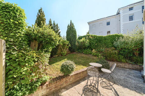 Parabola Road, Gloucestershire GL50 1 bed apartment for sale