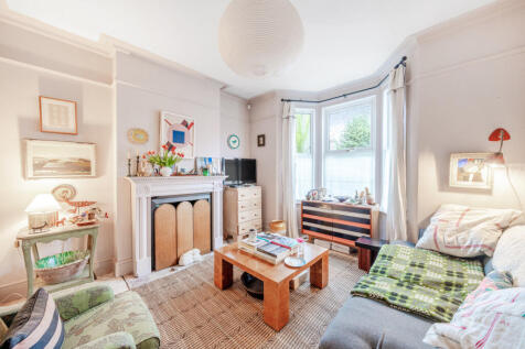 Henry Road, Gloucestershire GL1 3 bed semi