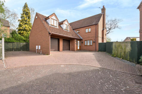 5 bedroom detached house for sale