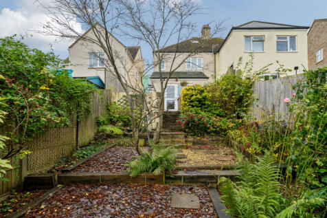 Paganhill Lane, Gloucestershire GL5 2 bed semi