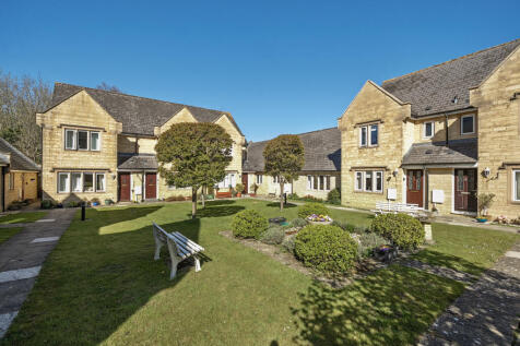 Lovedays Mead, Gloucestershire GL5 2 bed bungalow for sale