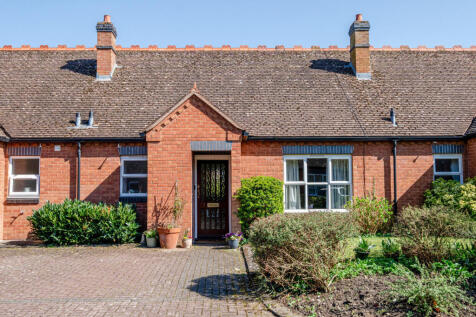 Bredon Lodge, Tewkesbury GL20 2 bed bungalow for sale