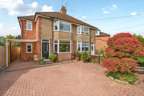 3 bedroom semi-detached house for sale