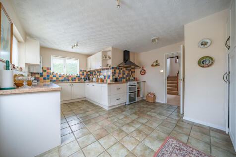 Beam Paddock, Oxfordshire OX18 6 bed detached house for sale