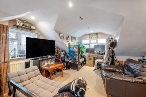 Stonecot Hill, Sutton SM3 1 bed apartment for sale