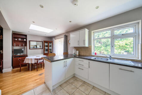 Tudor Close, London NW9 3 bed bungalow for sale