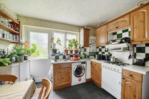 Lidding Road, Harrow HA3 2 bed maisonette for sale