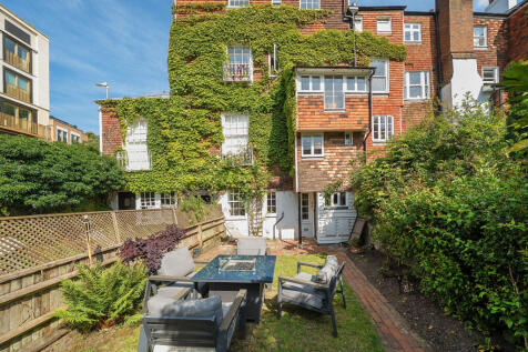 Sussex Mews, Kent TN2 1 bed apartment for sale