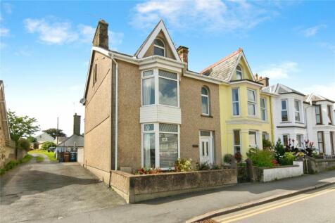 5 bedroom end of terrace house for sale