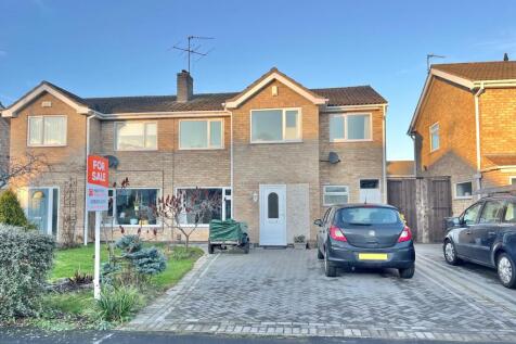 3 bedroom semi-detached house for sale