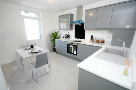 South Parade, Whitley Bay, NE26 2 bed apartment for sale